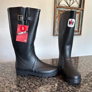 Case IH Black tall water resistant Boots NWT 8